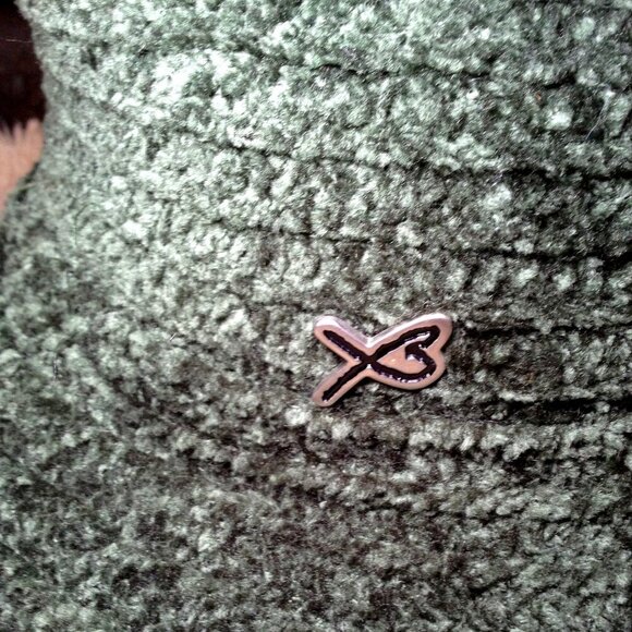 Betmar NY Chenille Bucket Hat; Eclectic Grandma, Contemporary Style, Chic, Warm - Picture 4 of 4